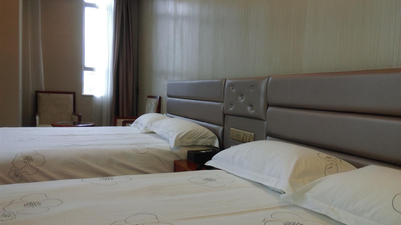 เทีย ลี่ ฮอลิเดย์ โฮเต็ล Hotel กวางโจว ภายนอก รูปภาพ